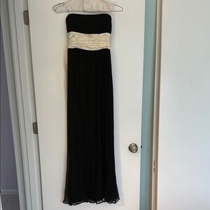 BCBG Maxazria Elegant Black and Cream Strapless Dress Size 0 (Prom)
